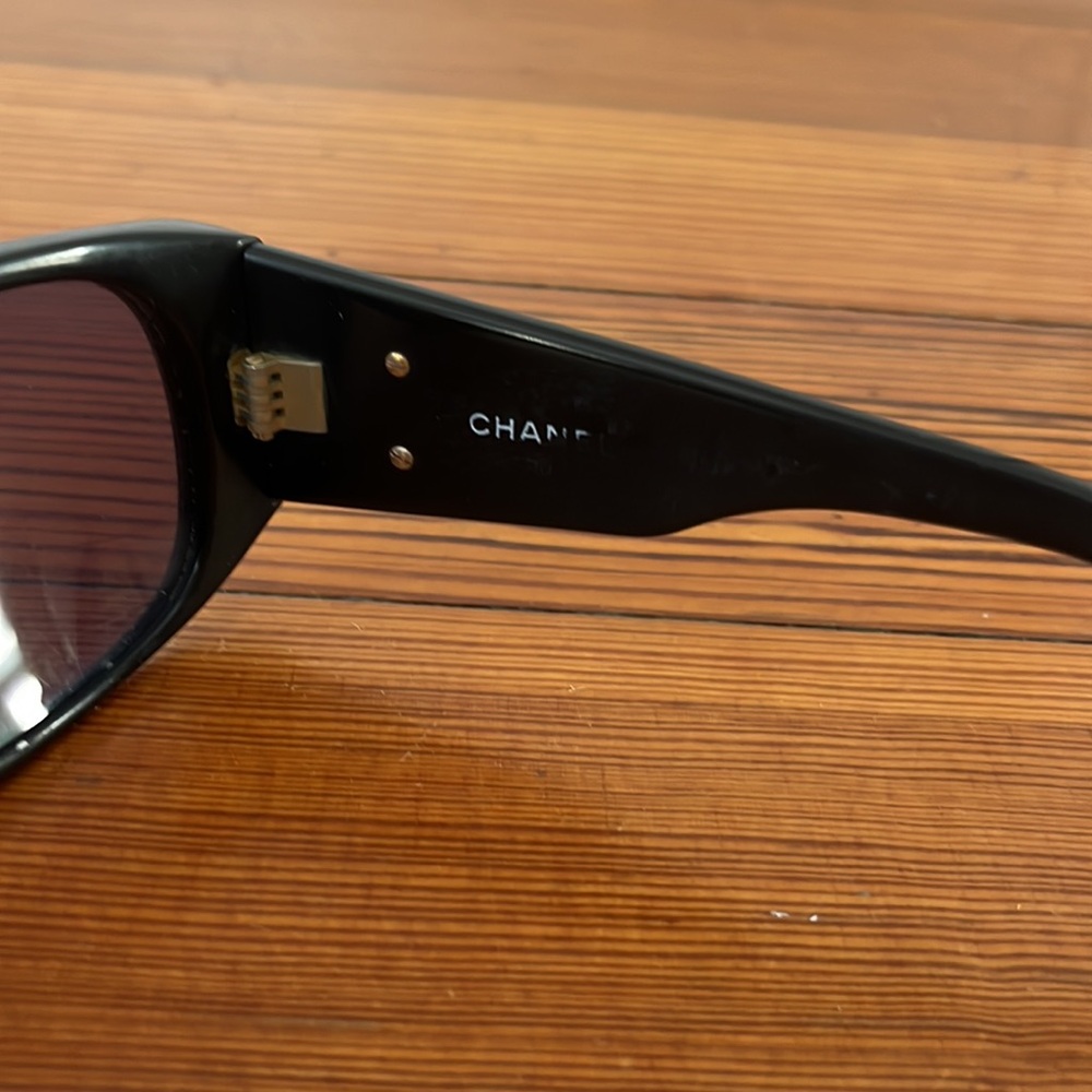 Vintage Chanel CC D frame - Picture 3 of 8